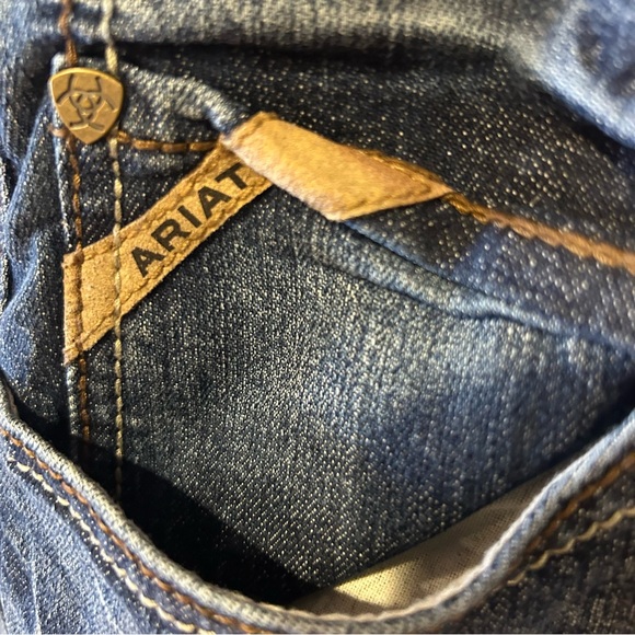 Ariat Men's M5 Dark Indigo Straight  leg Jeans in size 33/30 - Picture 5 of 11